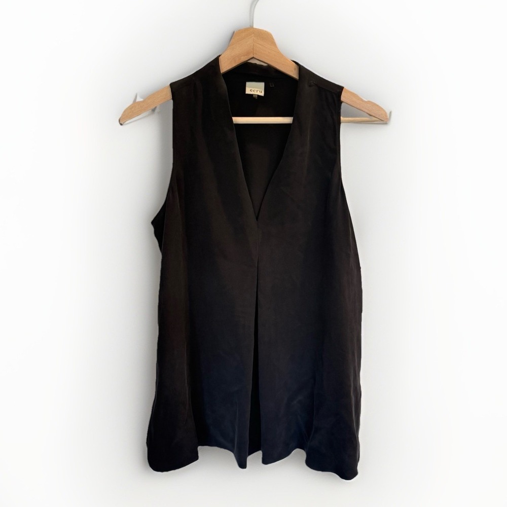 Ecru Black Silk  Sleeveless Small Pleat Top Sleeveless Minimalist Classic Career